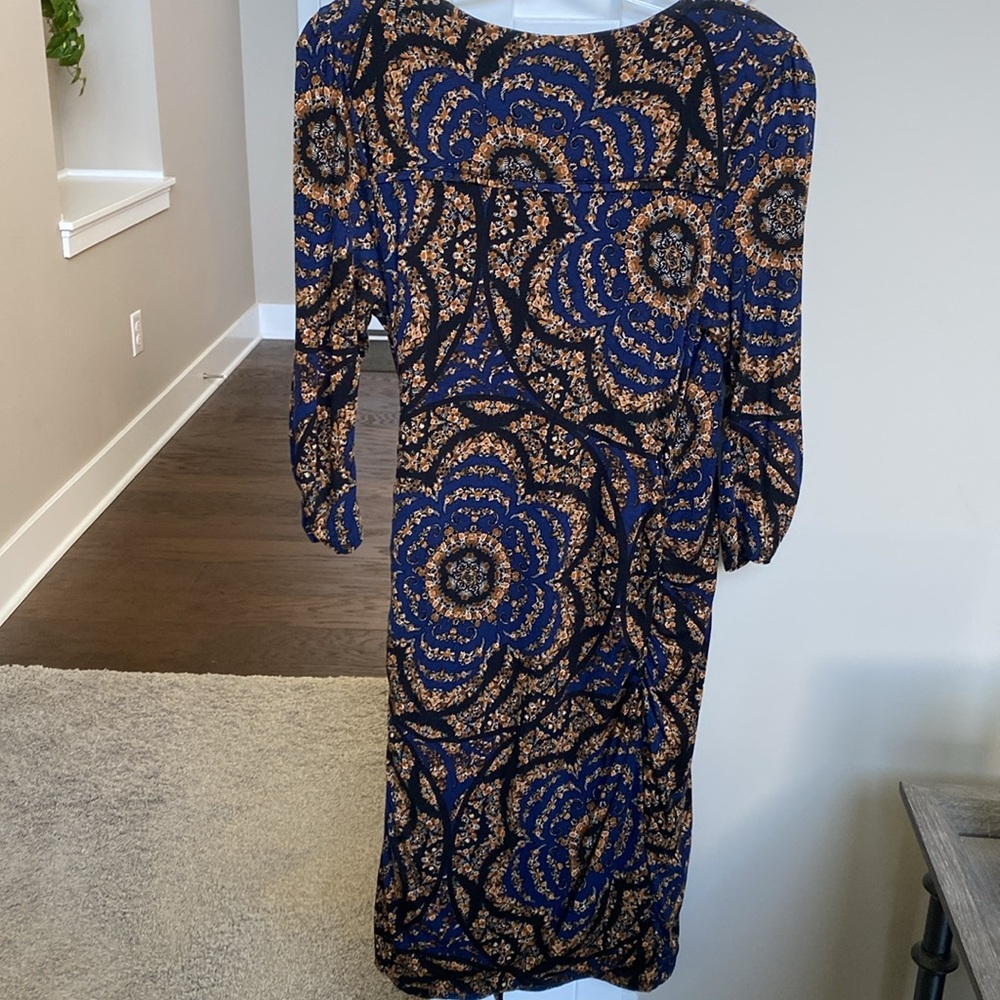 Deep-V Faux Wrap Patterned Dress - Picture 5 of 9